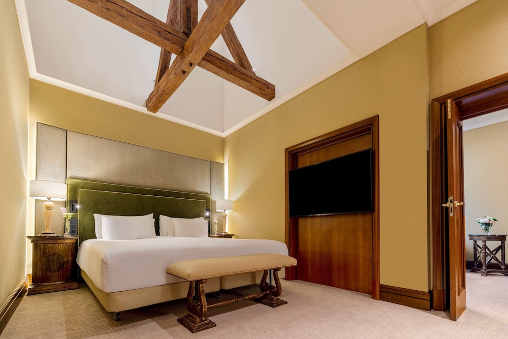 NH Collection Prague Carlo IV