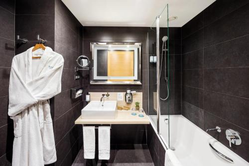 Occidental Praha Five