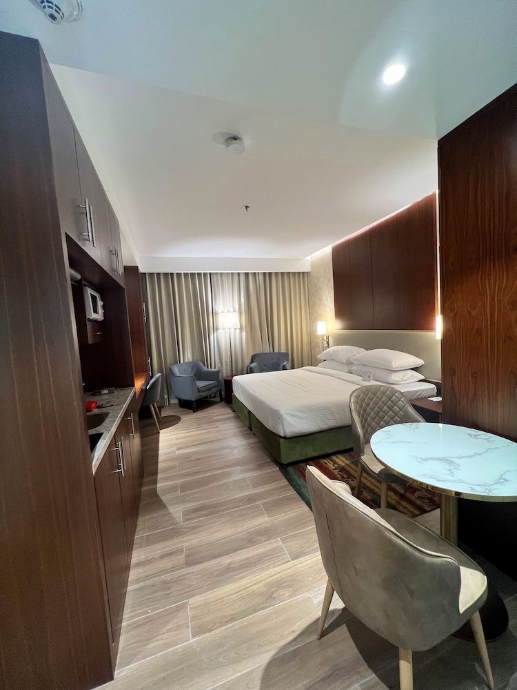 City Seasons Suites