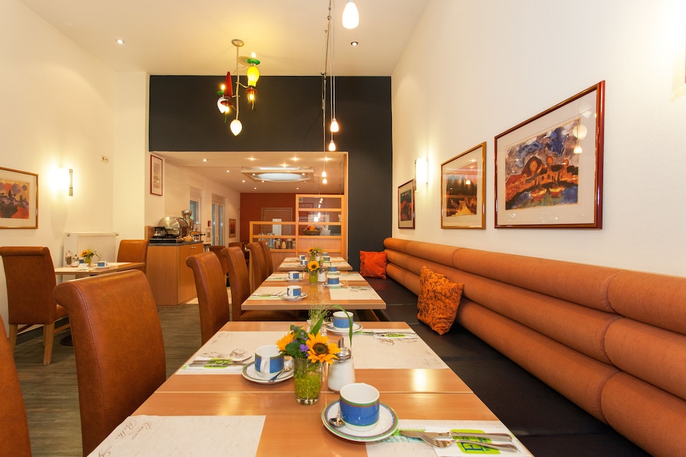 Favored Hotel Plaza Frankfurt