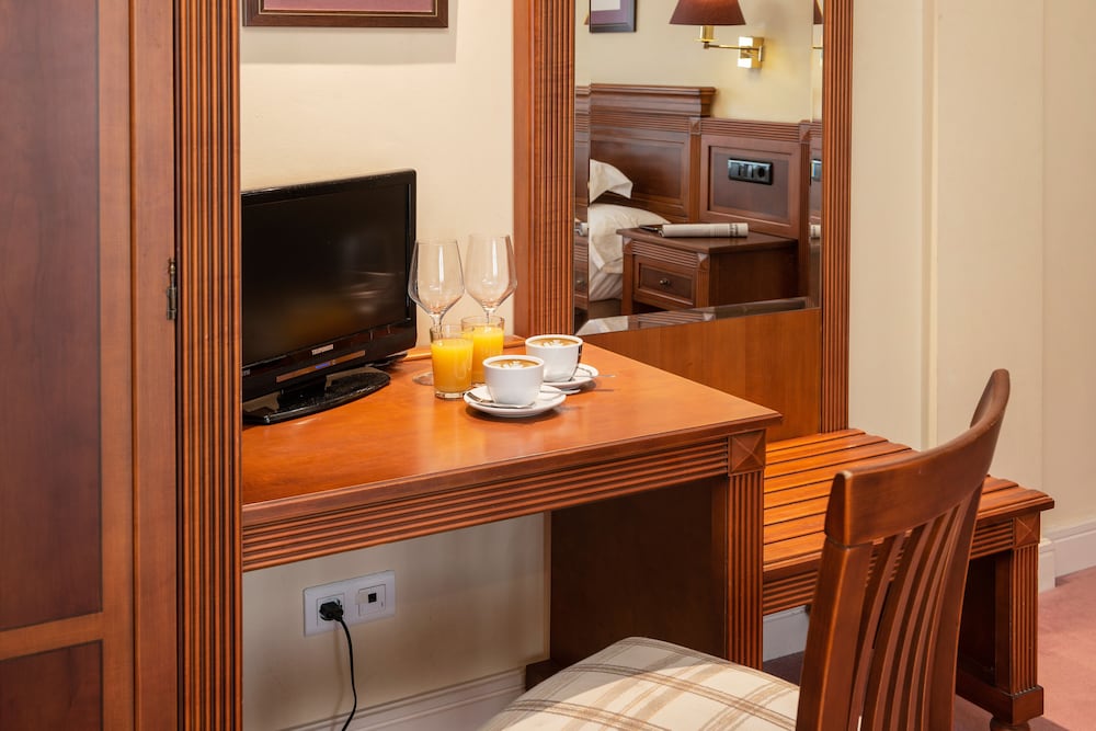 Urban Loiu Hotel By Eurotels