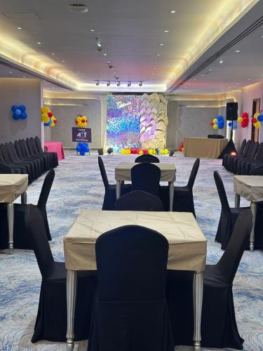 Wescott Plaza Hotel Apartments