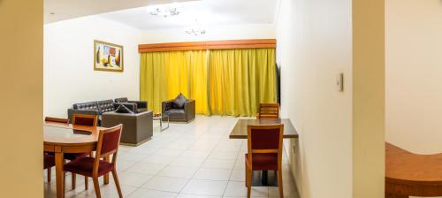 Wescott Plaza Hotel Apartments