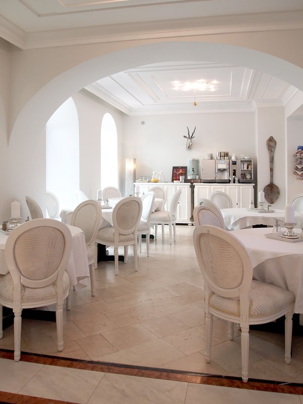 Self-Check-In Hotel Adlon