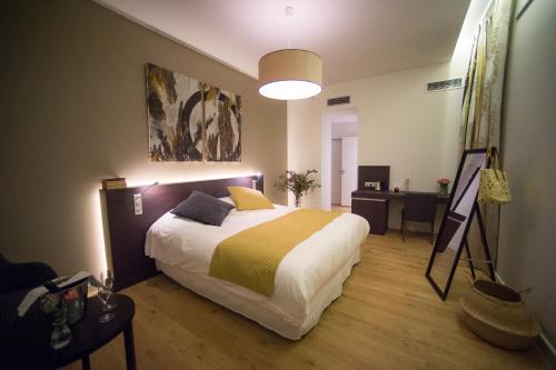 Le Domaine de Montjoie BW Premier Collection