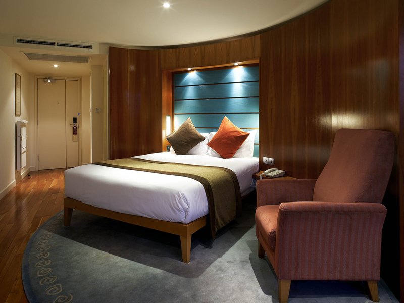 Mercure Bristol Brigstow Hotel