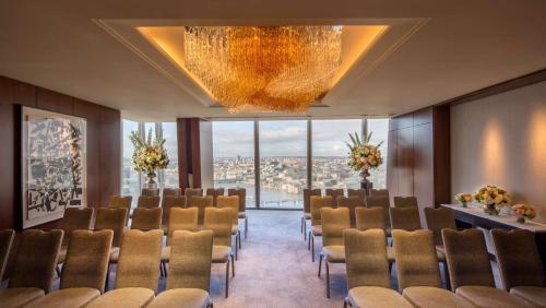 Shangri-La Hotel, At The Shard, London