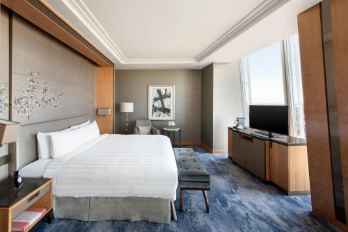 Shangri-La Hotel, At The Shard, London