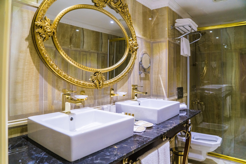 Hotel Intourist Palace