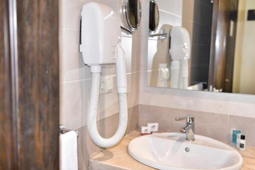 Colosseum Marina Hotel