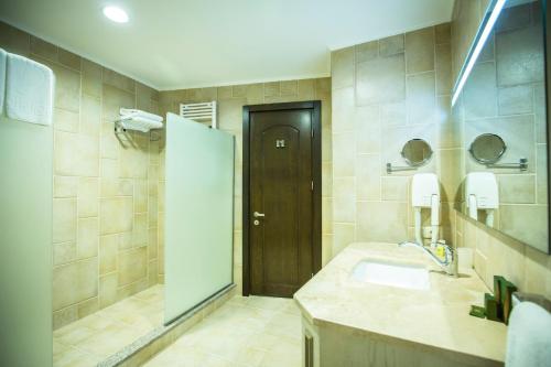 Colosseum Marina Hotel