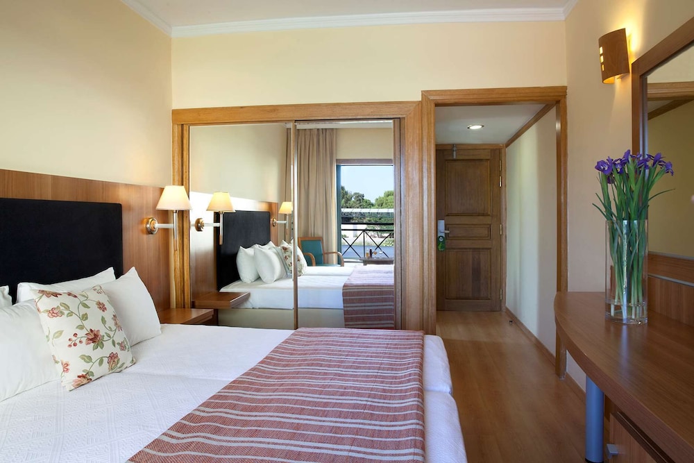 Zeus Essence Ramada Athens