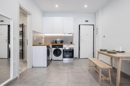 Omnia Pagrati Apartments