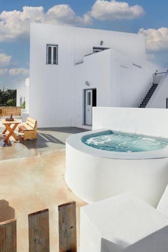 Athiri Santorini Family Friendly Hotel
