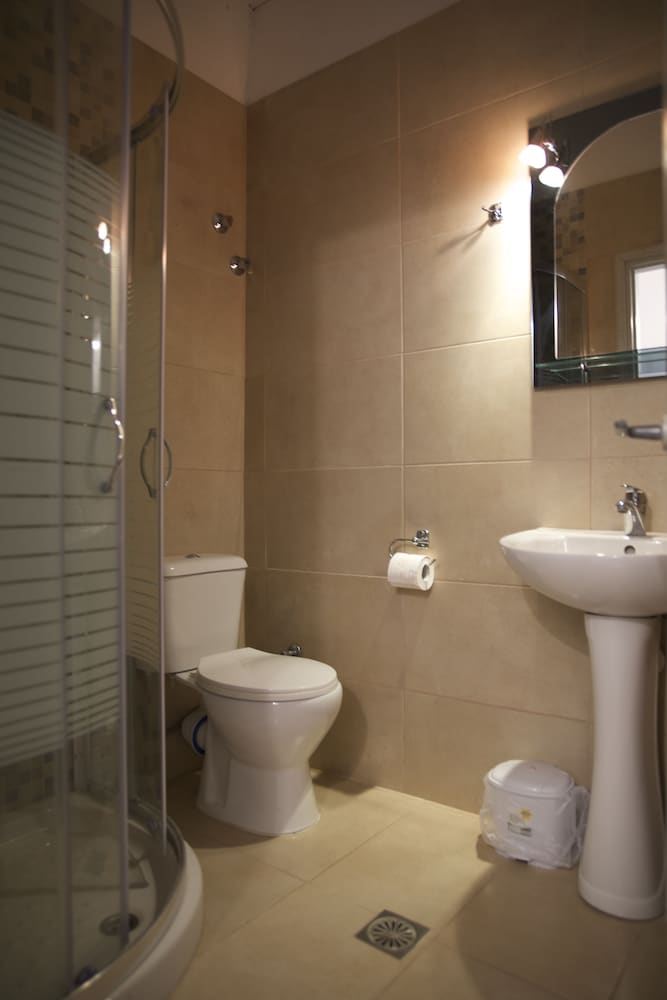 Kavos Central Gardens