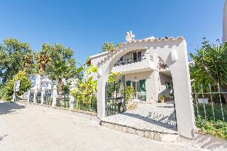 Cavos Beach House