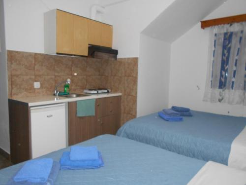 Kapetanios Studios Apartments