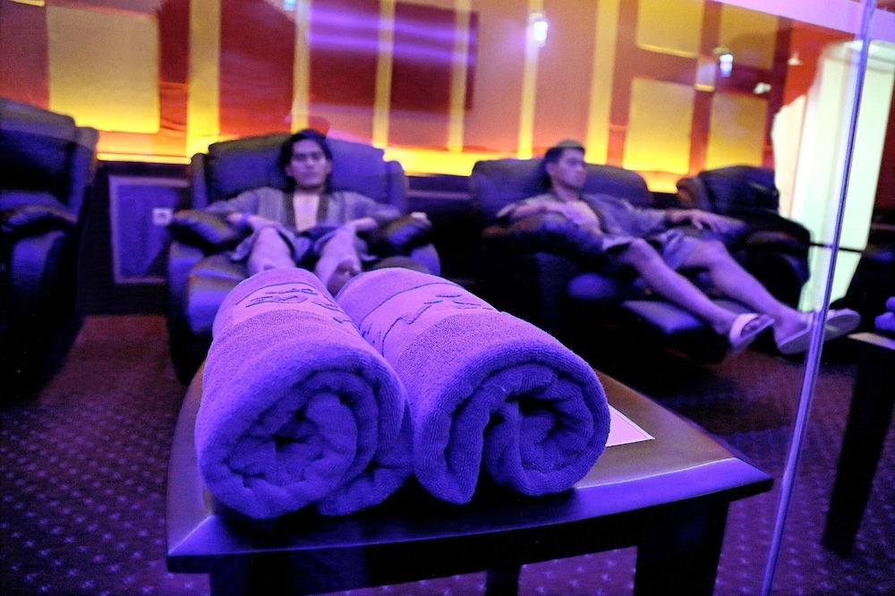 Gino Feruci Kebonjati Bandung