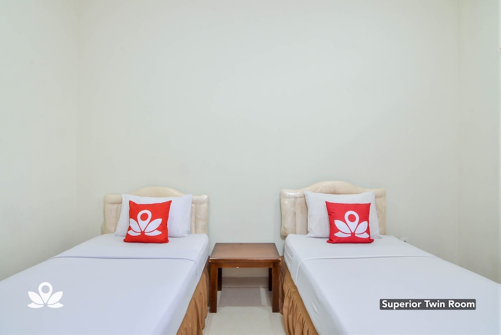 Hotel Family By ZEN Rooms