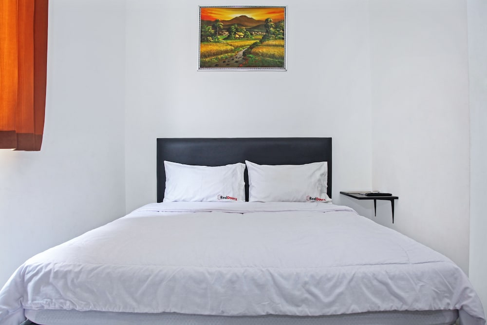 De Ritz Residence by Oyo