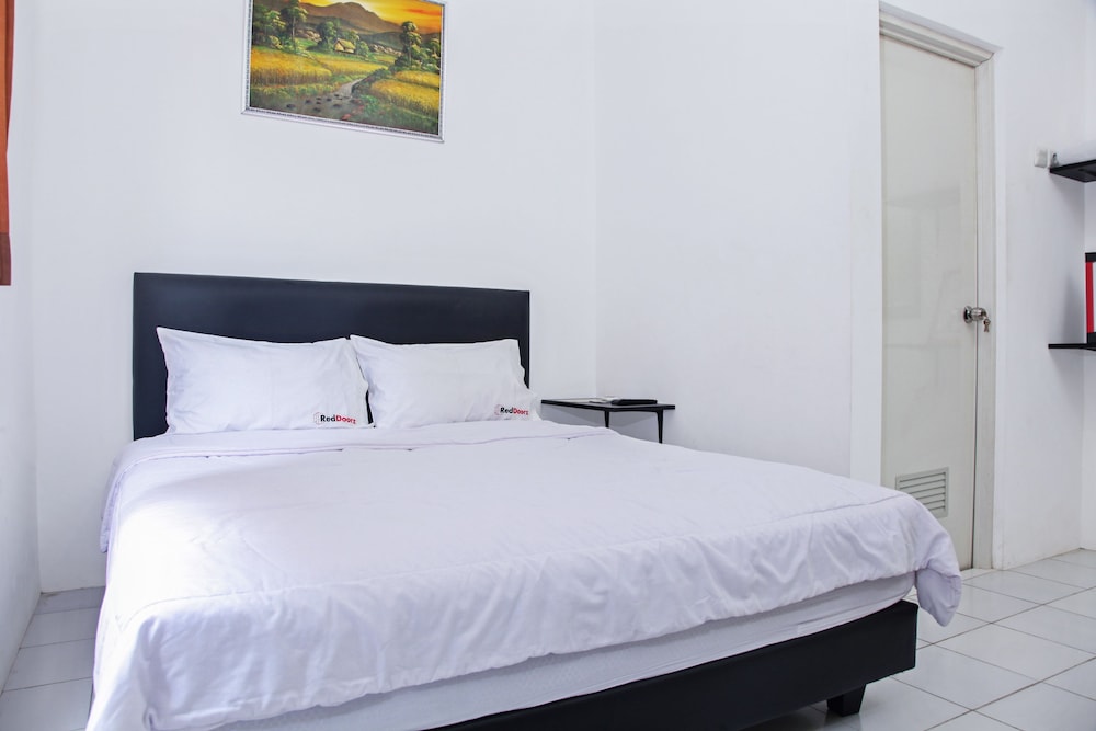 De Ritz Residence by Oyo