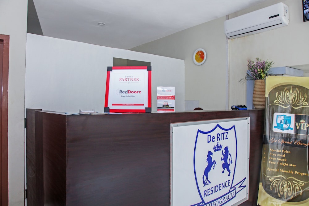 De Ritz Residence by Oyo