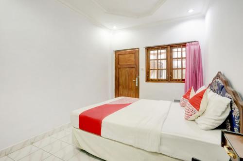 Super OYO 3261 Hotel Ratu