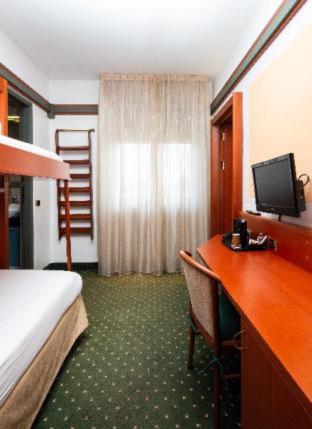 Jet Hotel, Sure Hotel Collection by Best Western