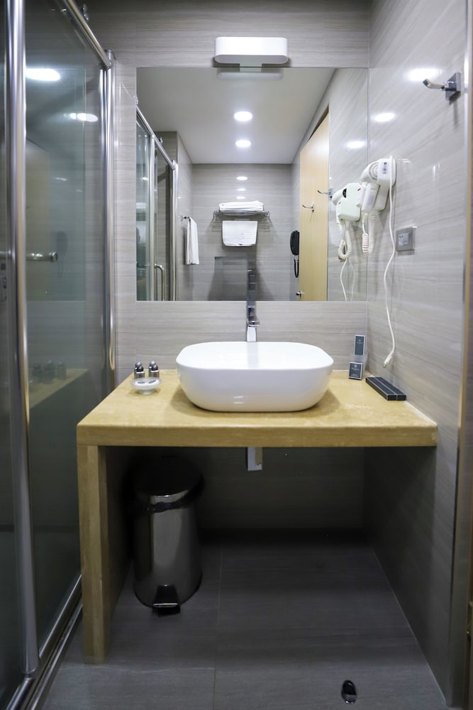 President Hotel by Hrazdan Hotel CJSC