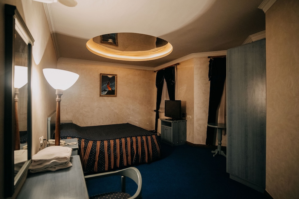 Armenian Village Park Hotel