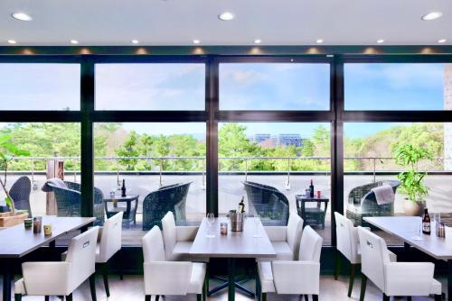 Minami Senri Crystal Hotel