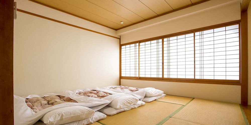 City Hotel Airport In Prince