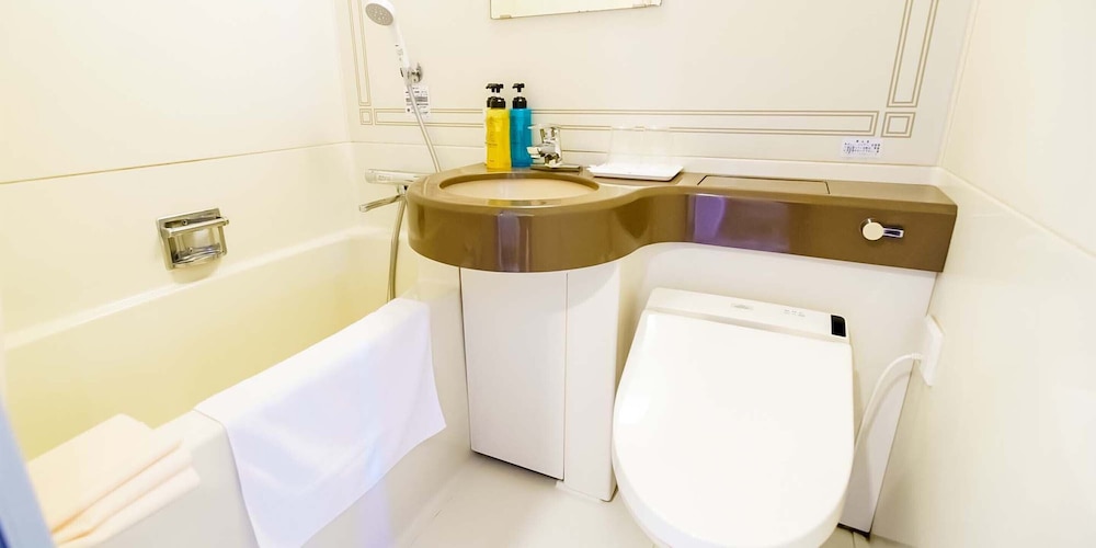 City Hotel Airport In Prince