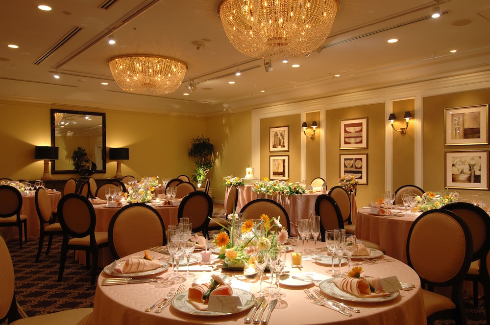 Yokohama Royal Park Hotel