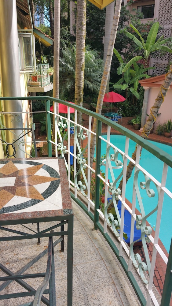 Woodmere Serviced Apartments