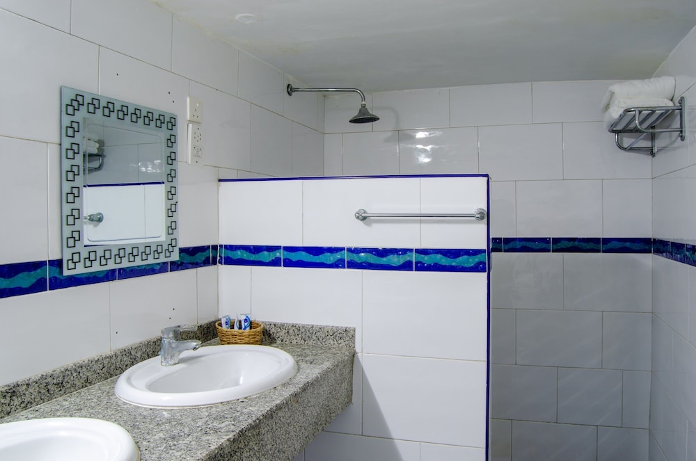 Sai Rock Beach Hotel & Spa