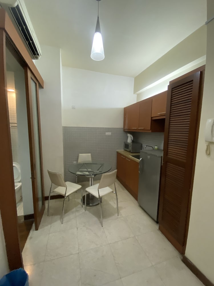 Peninsula Residence All Suite