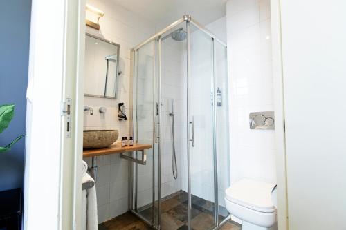 Quentin Golden Bear Hotel