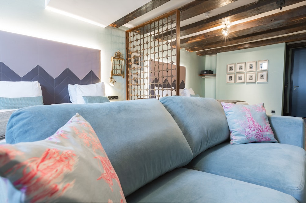 The Hendrick's Hotel