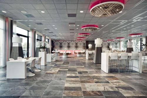 Haven Hotel Rotterdam, Curio Collection by Hilton