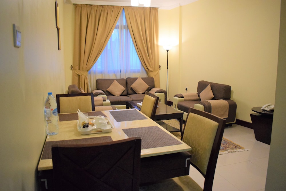 Hotel Crown Palace