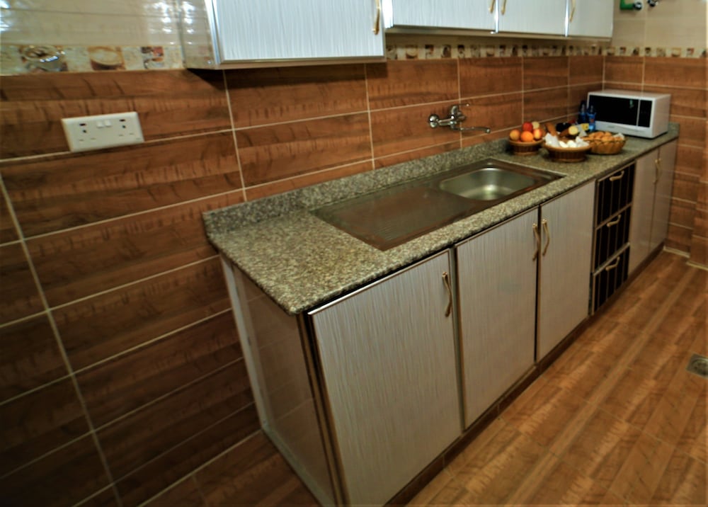 AlDyafa Hotel Suites