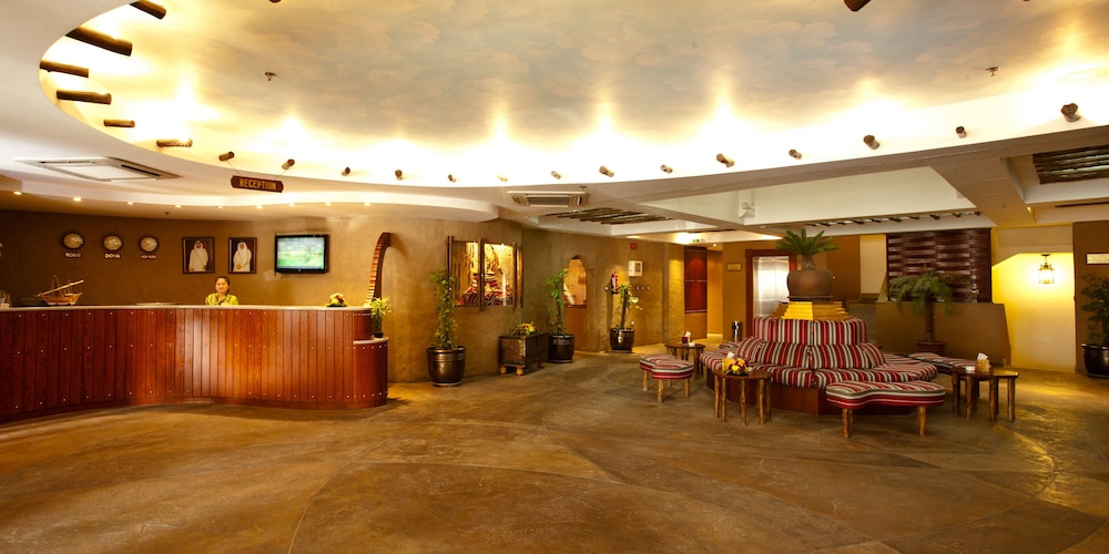 Al Liwan Suites Hotel