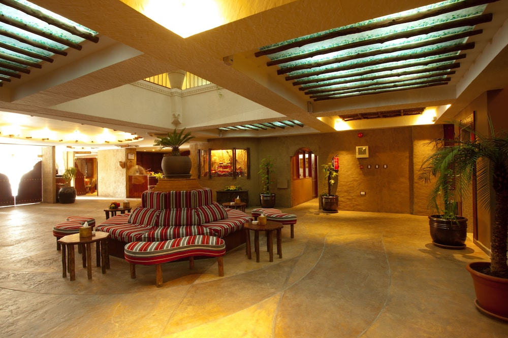 Al Liwan Suites Hotel
