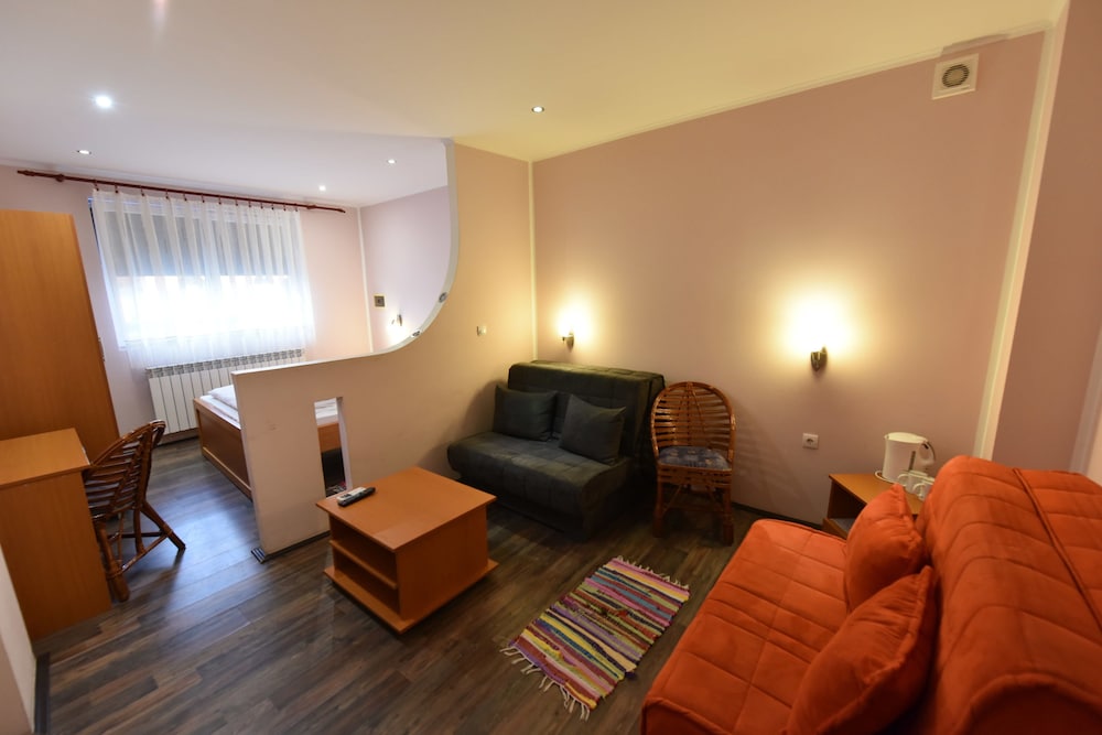 Prenociste Stojic Novi Sad