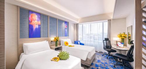 Royal Plaza on Scotts