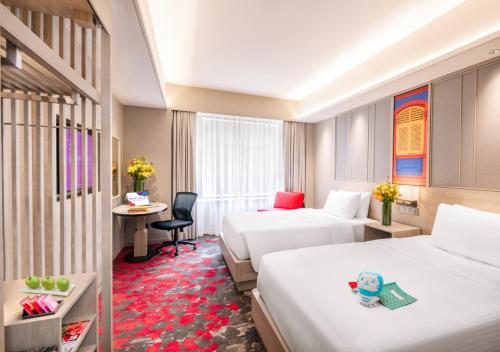 Royal Plaza on Scotts