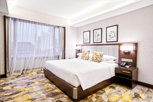 Royal Plaza on Scotts