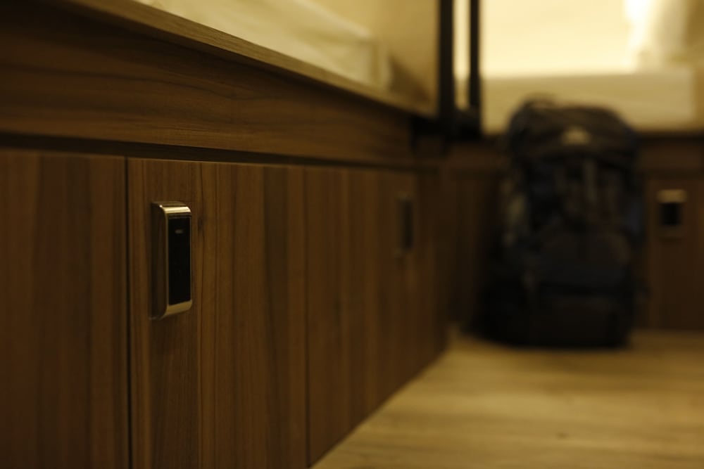 BEAT. Capsule Hostel