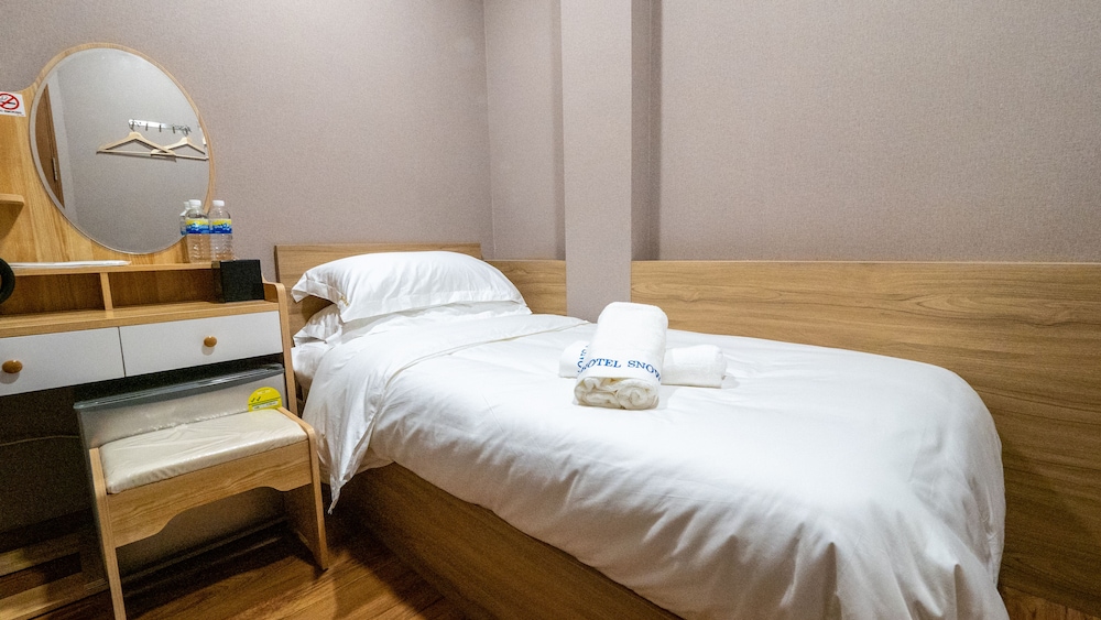 Hotel Snow Lavender